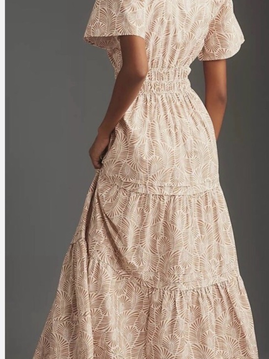 Anthropologie Dresses & Skirts - Anthropologie Women’s Somerset Tiered Maxi Dress in Light Beige Leaf Print